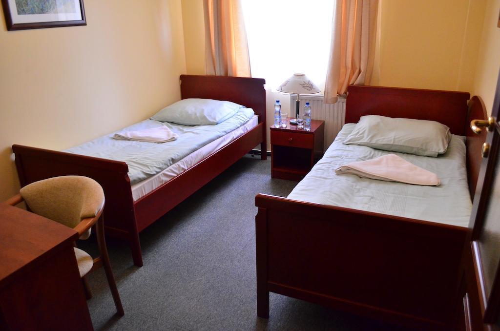 Hotel Mikorzyn Ślesin Szoba fotó