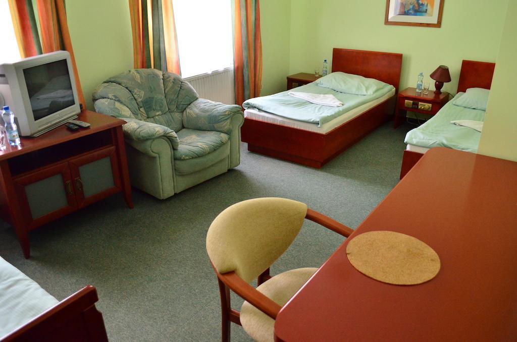 Hotel Mikorzyn Ślesin Szoba fotó