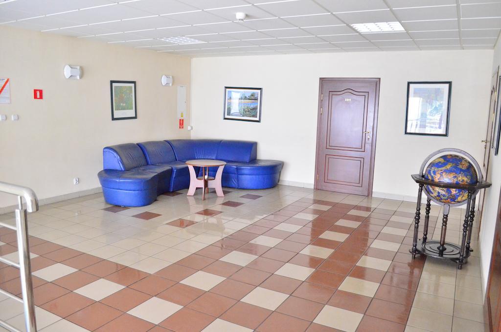Hotel Mikorzyn Ślesin Kültér fotó