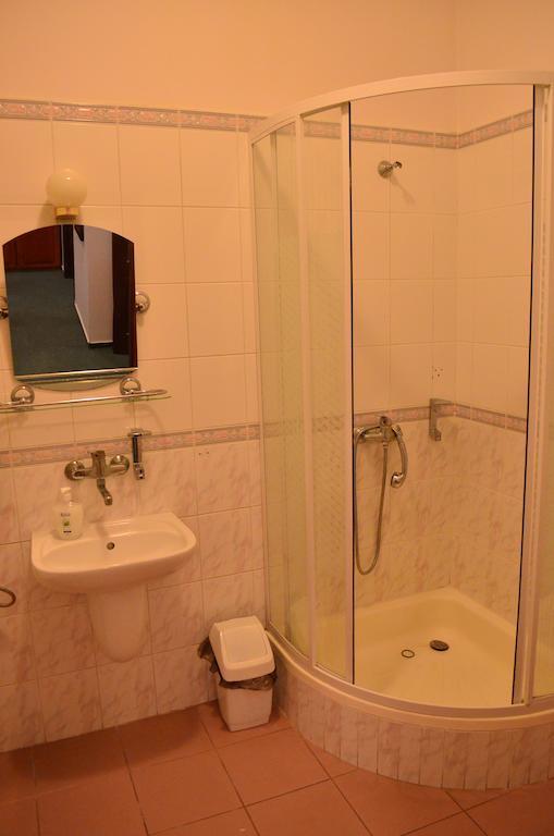 Hotel Mikorzyn Ślesin Szoba fotó
